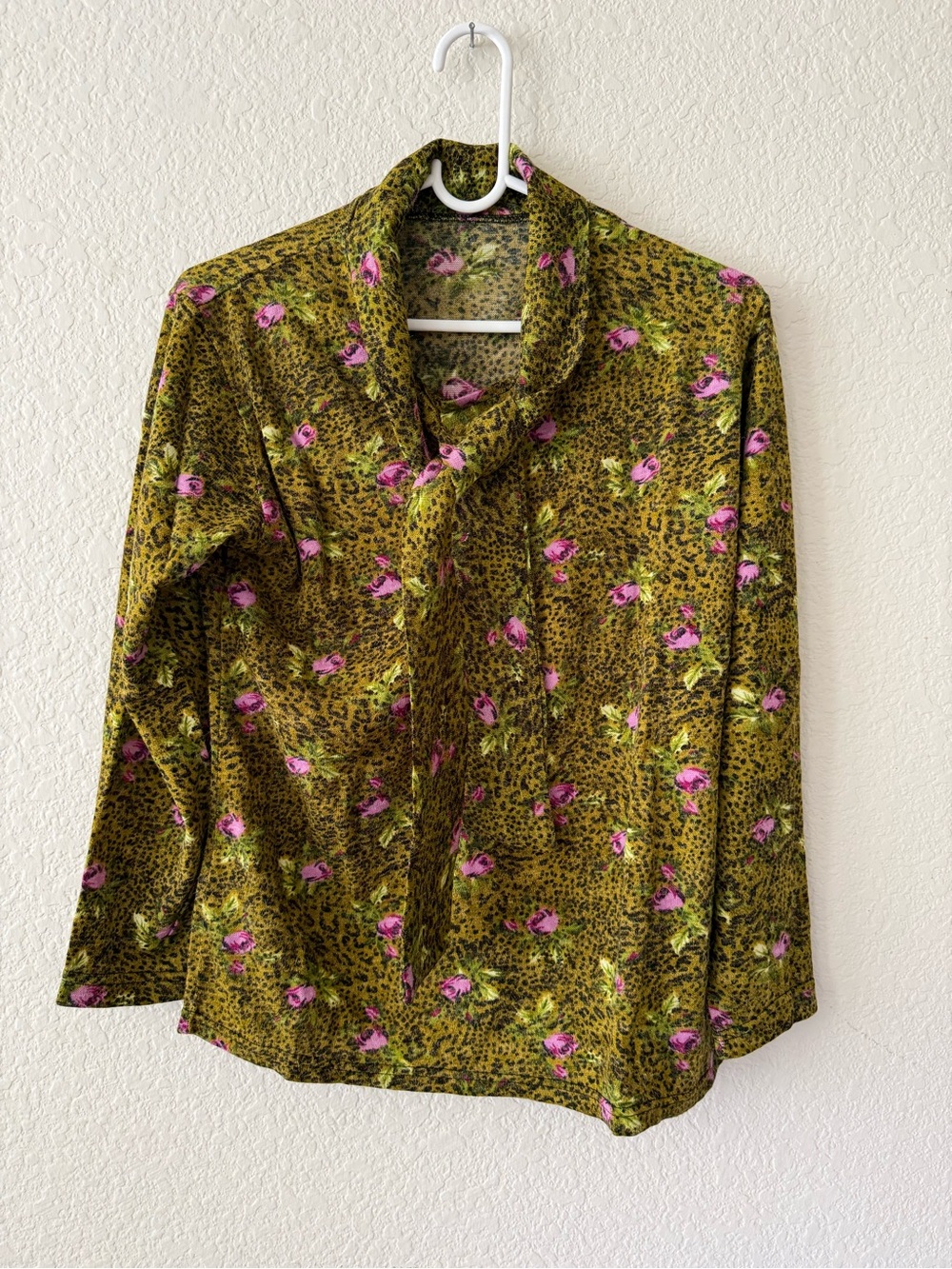 Vintage Women's Olive Green Floral Tie-Neck Blouse